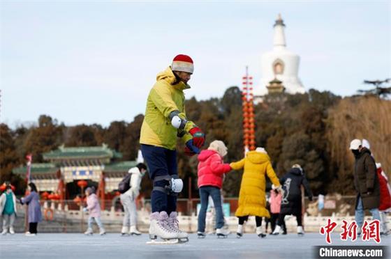 三亿人参与冰雪运动！中国各地掀起冬奥热情