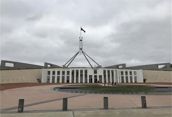 澳洲移民部长称有计划修复澳洲签证系统 不排除简化申请规则