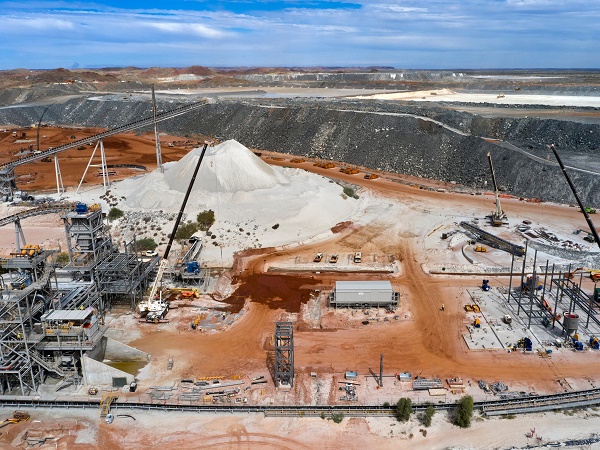 Pilbara Minerals季度报告显示产销量同步增长 对长期前景仍抱持信心 