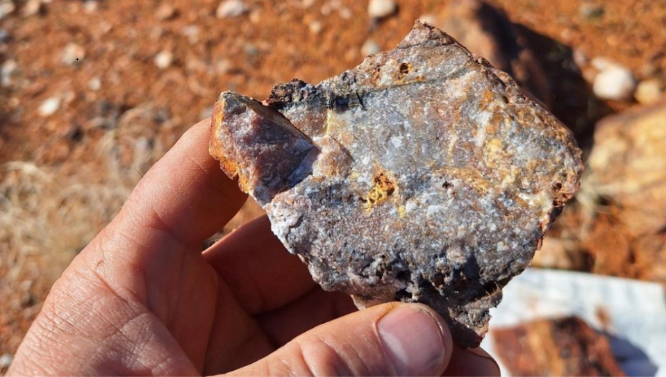 【异动股】 AUG暴涨145%：西澳项目发现极高品位铜金银钼矿 