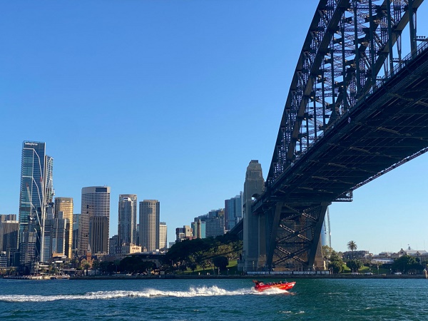 澳洲公务人员工资支出飙涨7.5% 2500亿澳元庞大工资账引质疑