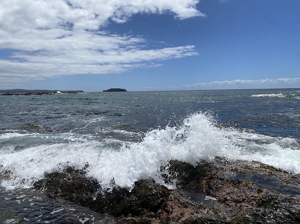 美国宣布启动关键矿产储备计划，寻求降低对中国稀土等的依赖 中方回应 