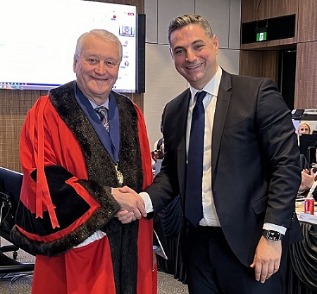 快讯： 彼得·哈勒当选利物浦市（Liverpool City Council）副市长 