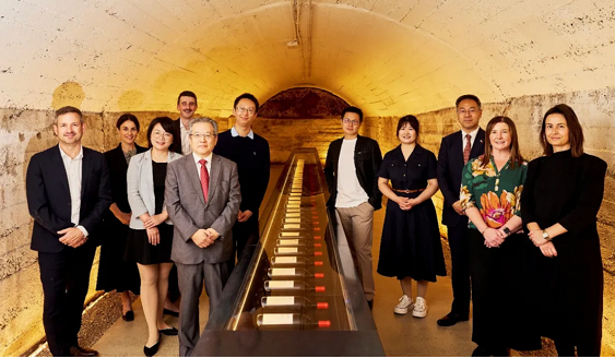 【异动股】拨云见日否极泰来？Treasury Wine Estates(ASX:TWE)中国市场业绩强势改善 运营模式将迎重大重组 Penfolds奔富品牌回归战略核心 